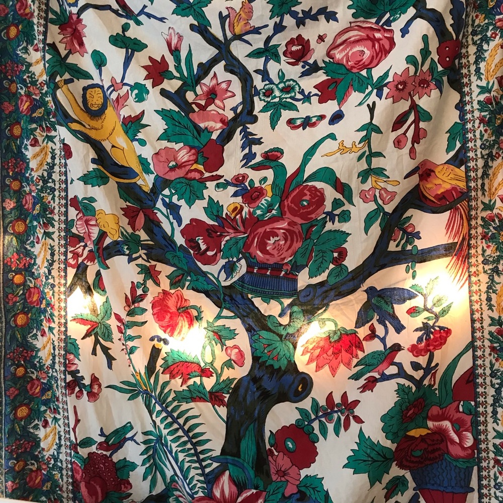 Tapestry Large - image 4